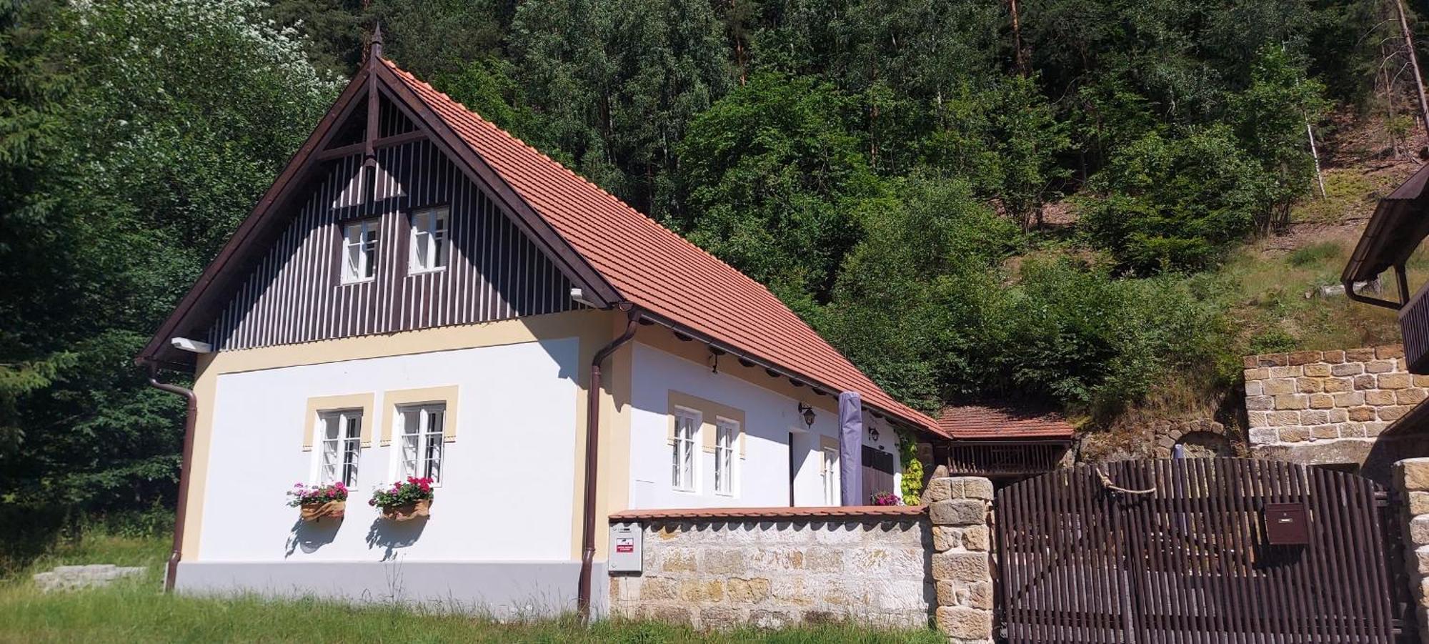 Hlucov Lesni Chalupa Kokorin Екстериор снимка